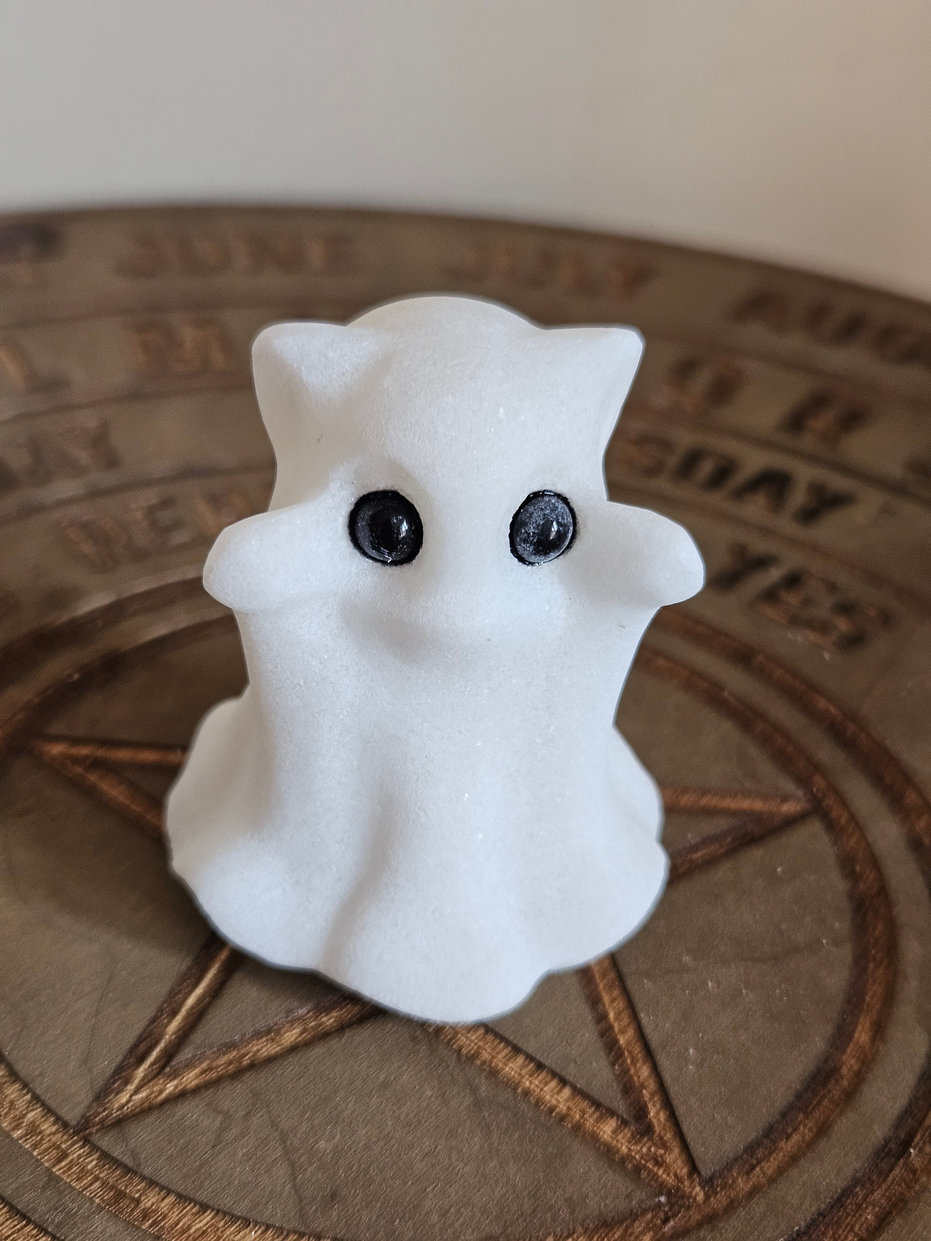 Snow Quartz Ghost Cat