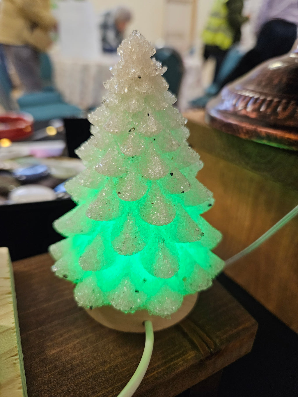 Crystal colour changing christmas tree light