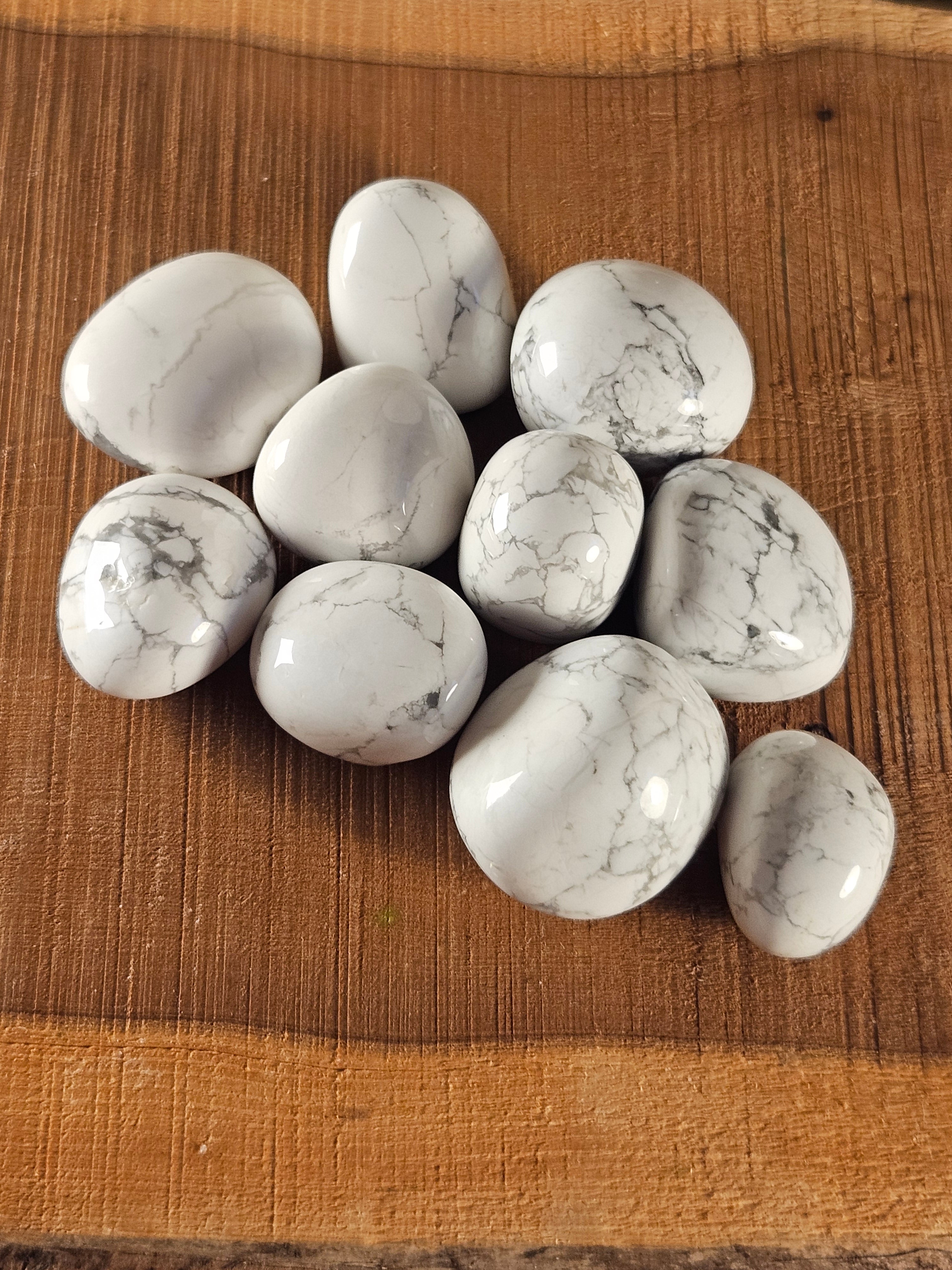 Howlite tumble stones