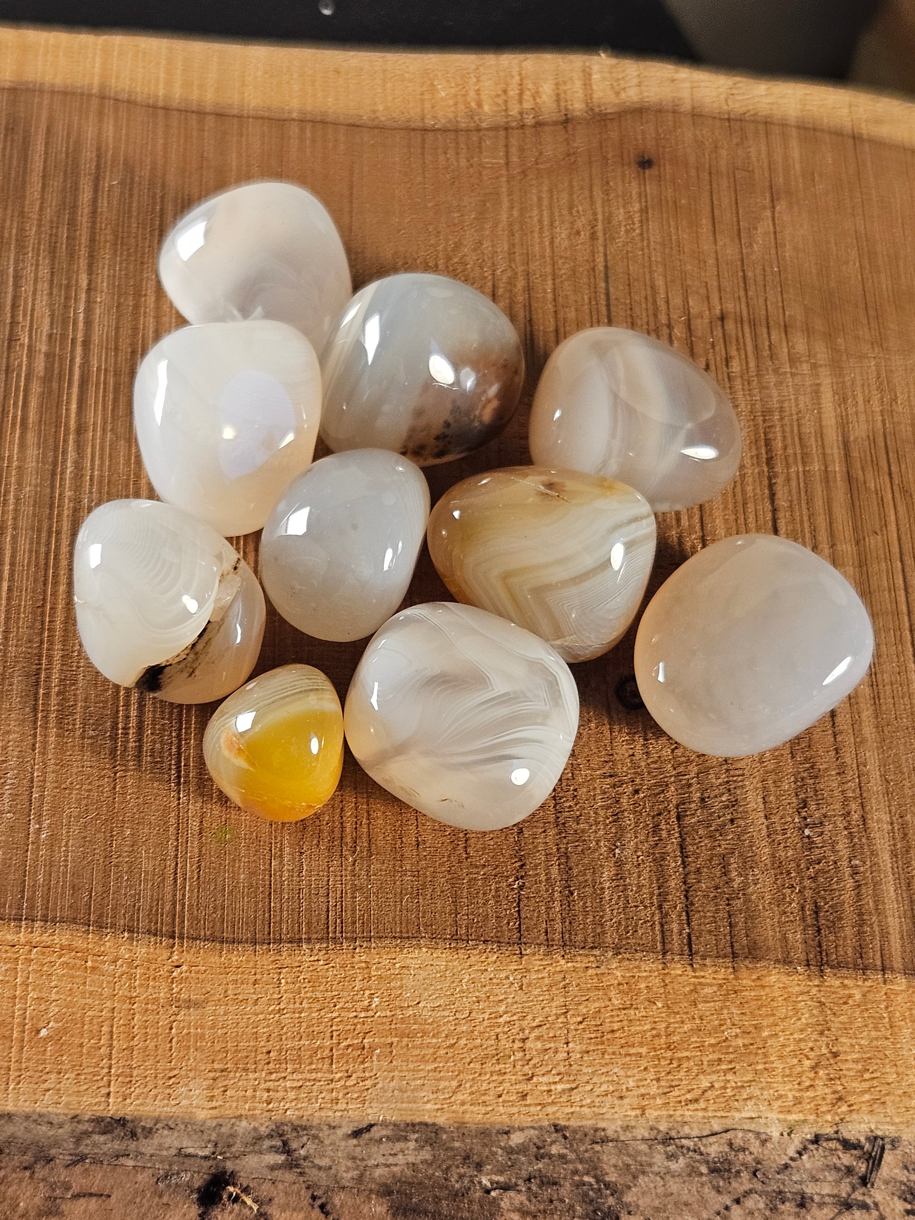 Agate tumble stones