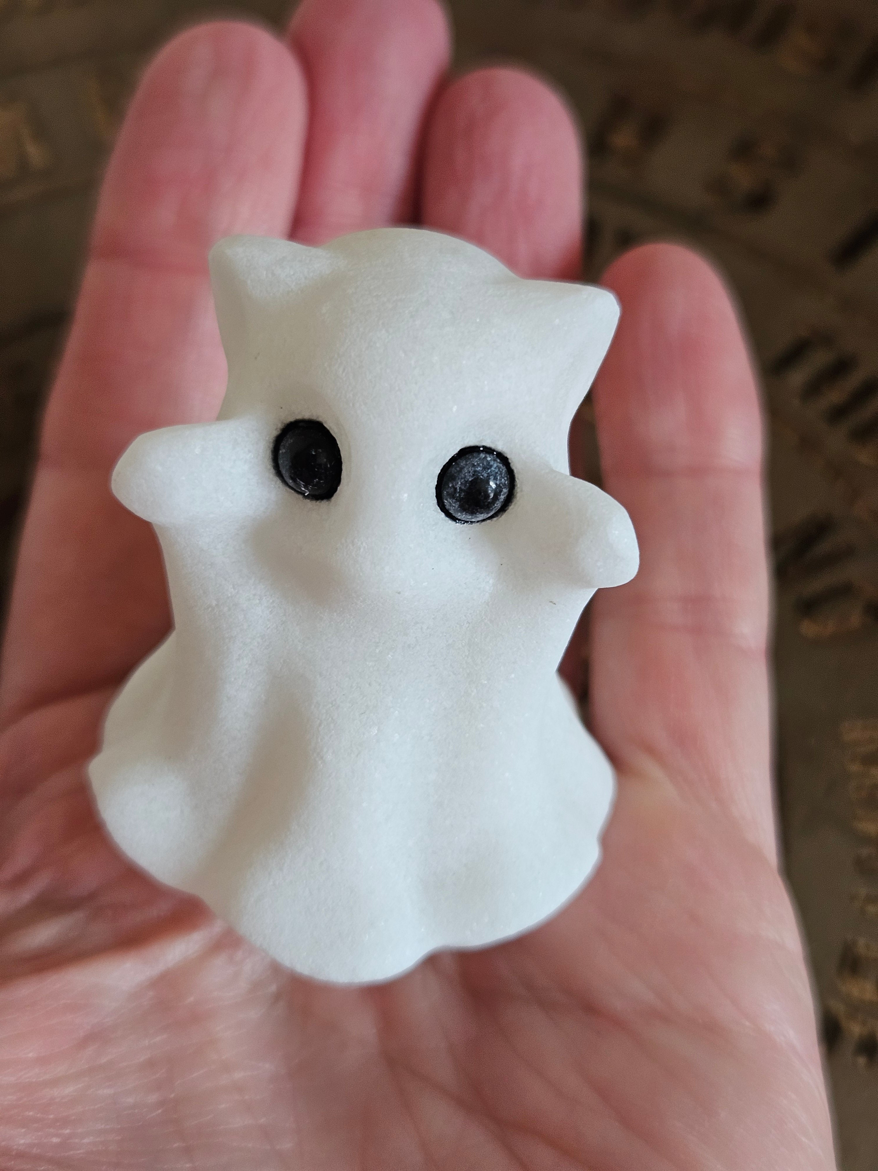 Snow Quartz Ghost Cat